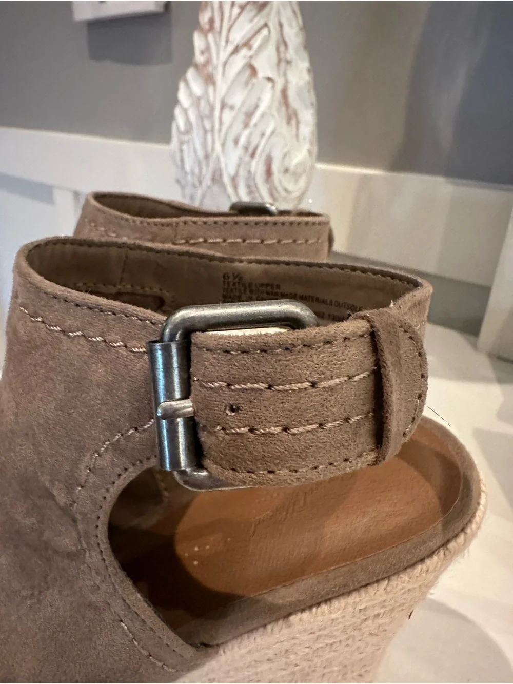 Universal Thread Suede Espadrille Wedge Sandals - Taupe size 6.5